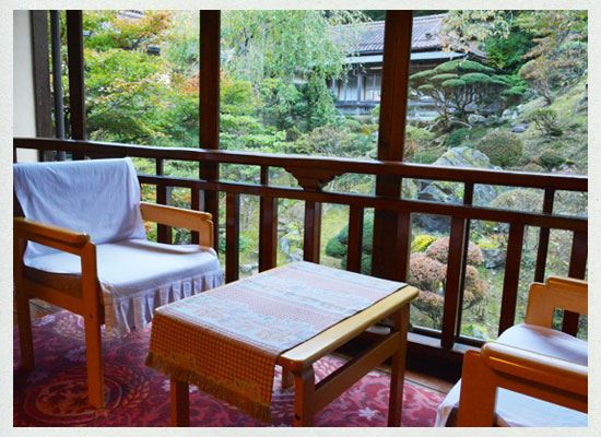 東山温泉 向瀧／客室から見える庭園